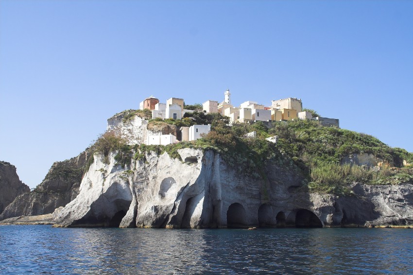 Appoda a Ponza il viaggio nei tesori delle isole italiane di Green Explorer