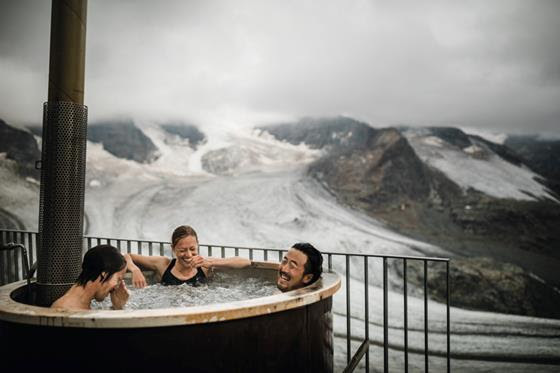 Estate in Svizzera tra i ghiacciai e le gole