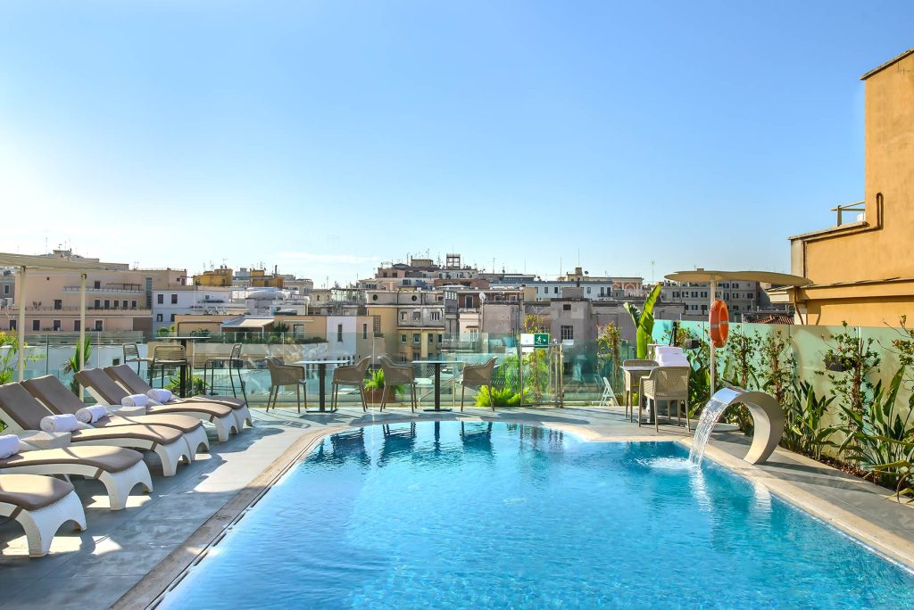 Sui tetti di Roma apre il rooftop dell’Aleph Hotel