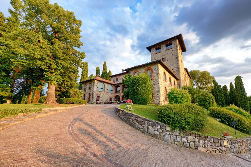 Relais Castello di Casiglio dove anche solo un weekend diventa una vacanza