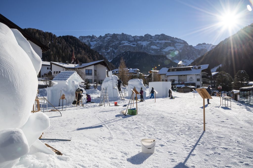 La Val Gardena stupisce con sculture di neve e ghiaccio