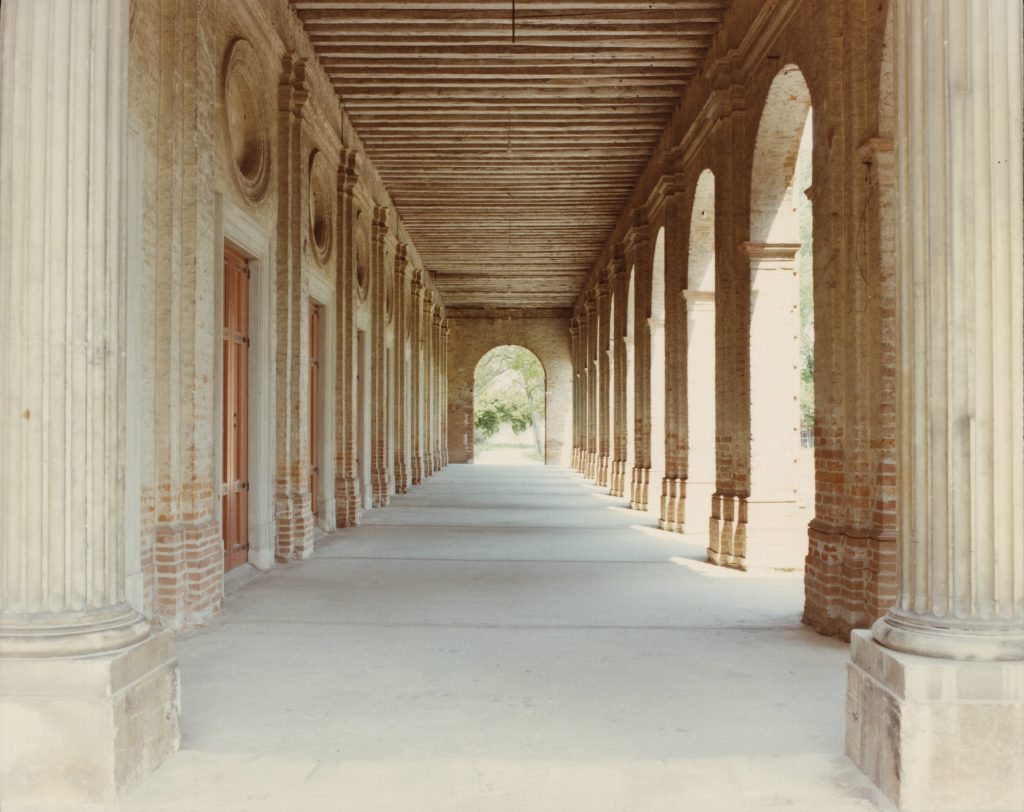 Lungo la Via Emilia l’omaggio al maestro Luigi Ghirri nelle mostre a Parma e Reggio Emilia