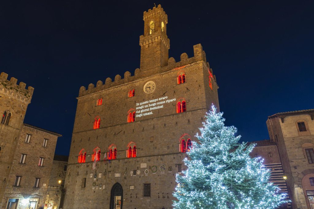 Il Natale di Volterra si illumina di poesia, con le parole d’autore di Franco Arminio