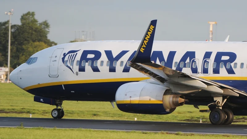 Ryanair lancia una rescue fare a 29,99 euro mentre Wizz Air cancella rotte da Milano e Roma