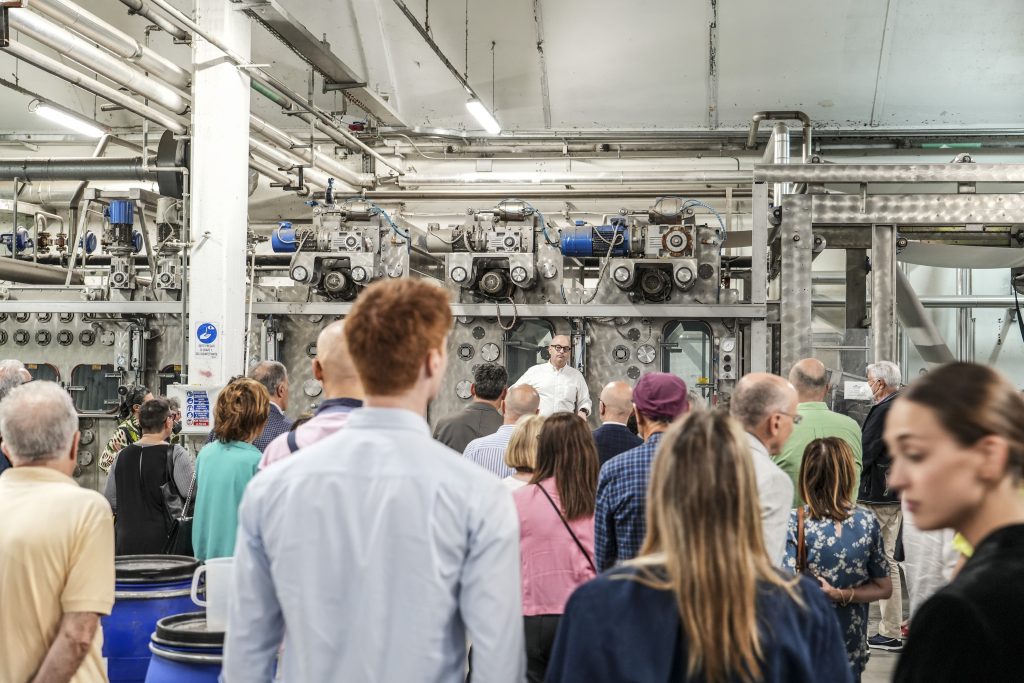 A Prato, il turismo tra archeologia industriale e produzione, la storia e i tessuti da toccare con mano