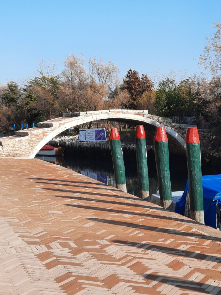 A Venezia l’isola di Torcello diventa un museo open-air, con la mostra TERRACIELO 8 opere site-specific