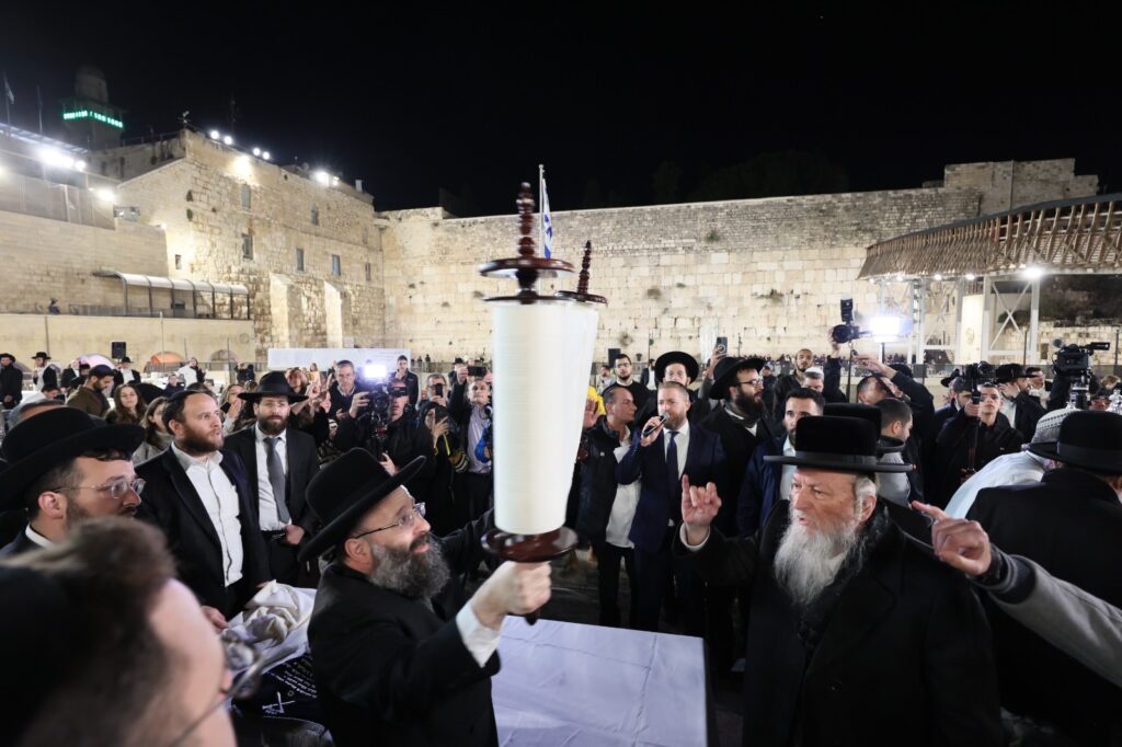 Israele: cerimonia nella piazza del Muro Occidentale di Gerusalemme dedicata agli ostaggi e ai caduti del 7 ottobre