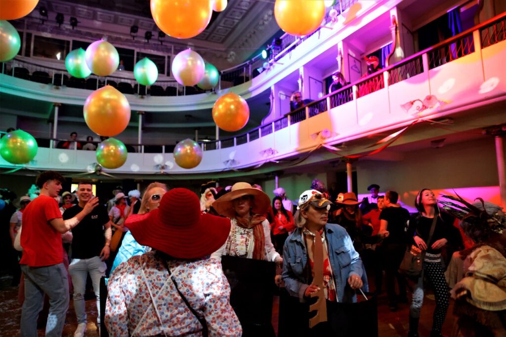 Portorose & Pirano il Carnevale tra un Teatro storico e gli antichi Magazzini del Sale
