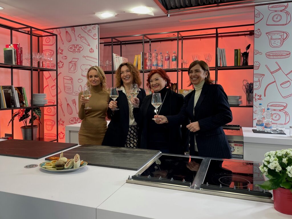 Cristina Lunardini e Justine Mattera protagoniste nella nuova edizione di Cook Academy Tv