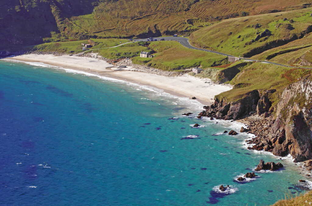 Wild Atlantic Way, la strada costiera di 2500 chilometri in Irlanda, compie 10 anni