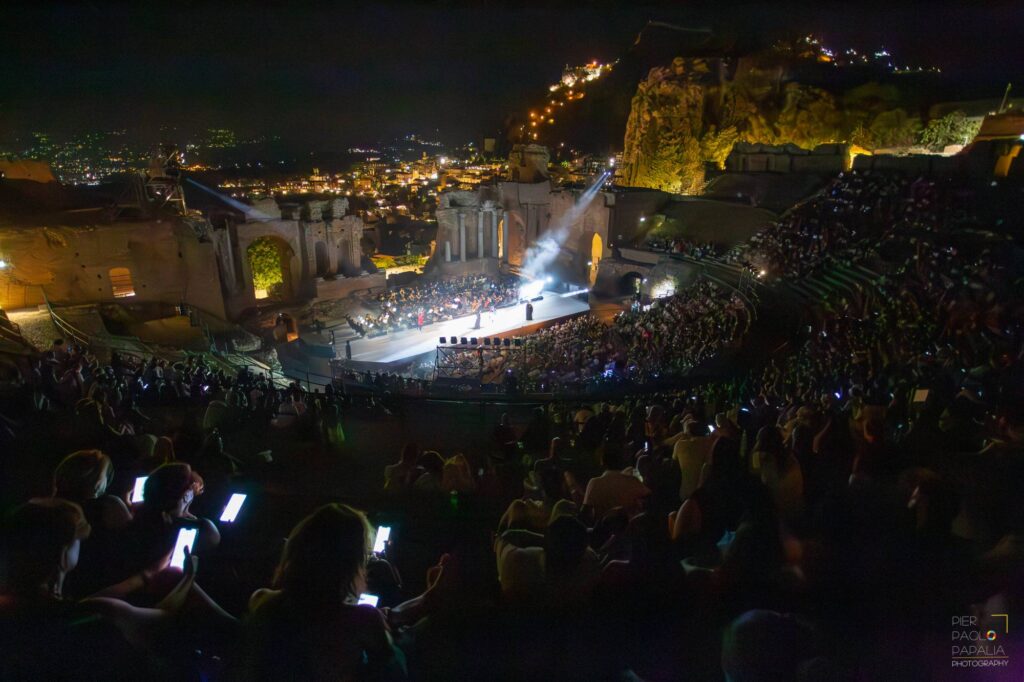 Al Teatro Greco di Taormina per la Turandot in lingua dei segni il silenzio si trasforma in musica