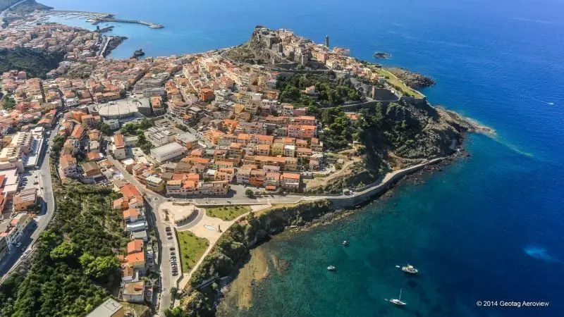 Sardegna: con un susseguirsi di concerti, dall’alba alla notte, la musica pervade Castelsardo