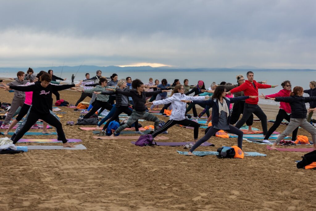 Bibione saluta il sole. Parte il festival olistico sul mare