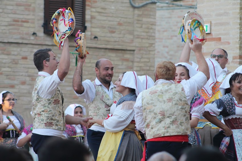 A Montecassiano nelle Marche, va in scena la “Sagra dei sughitti” una tre giorni immersiva nel gusto, con la tradizione