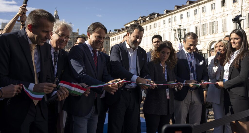 Salone Auto Torino, all’inaugurazione dinamica il Vicepremier Salvini