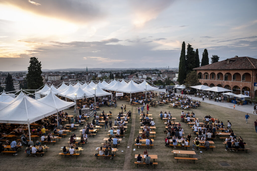 “Friuli Doc” compie trent’anni ed è festa tra le vie e le Piazze di Udine: ottimo cibo, buon vino tanta musica