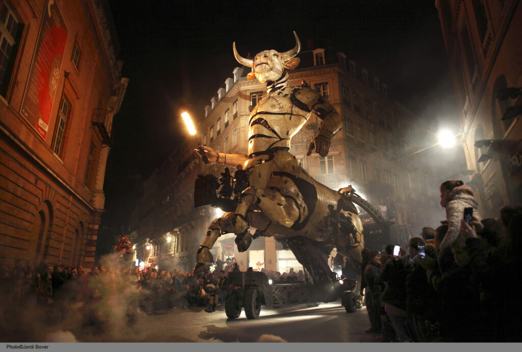 Tolosa accoglie il maestoso spettacolo urbano della compagnia La Machine