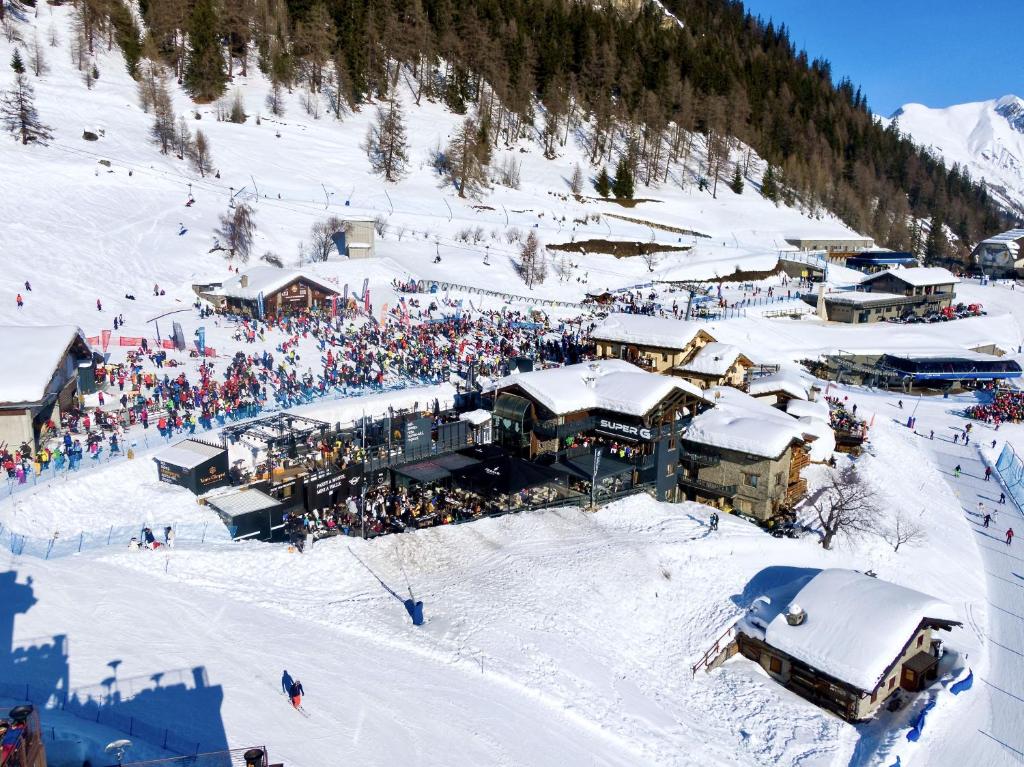 Super G vedrà per la prima volta protagoniste, oltre a Courmayeur, anche Cervinia e Madonna di Campiglio