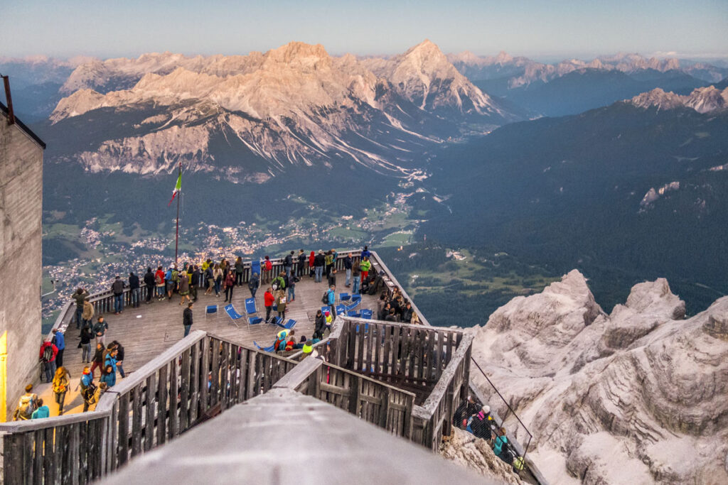 Tofana – Freccia nel Cielo accoglie e trasporta tutti all’abbraccio delle Dolomiti nella montagna senza confini